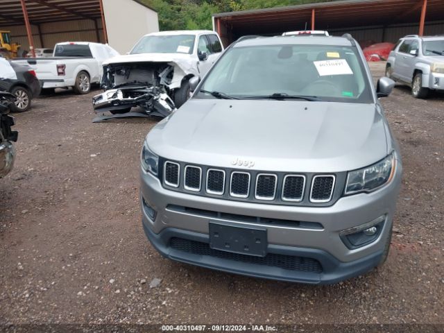 Photo 5 VIN: 3C4NJDBB2KT850453 - JEEP COMPASS 