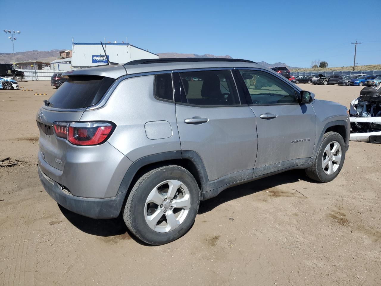 Photo 2 VIN: 3C4NJDBB3HT646592 - JEEP COMPASS 