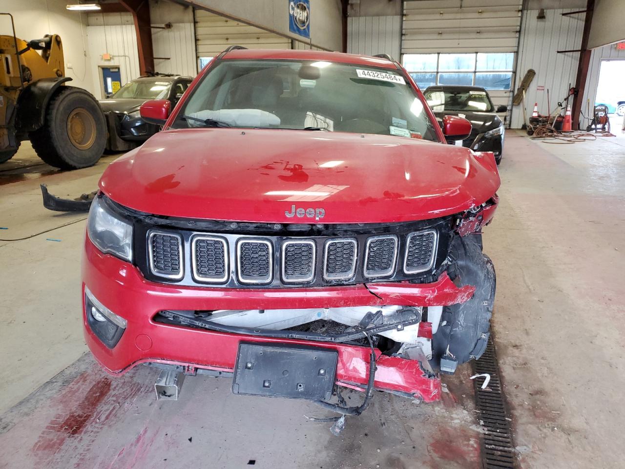 Photo 4 VIN: 3C4NJDBB3JT113325 - JEEP COMPASS 