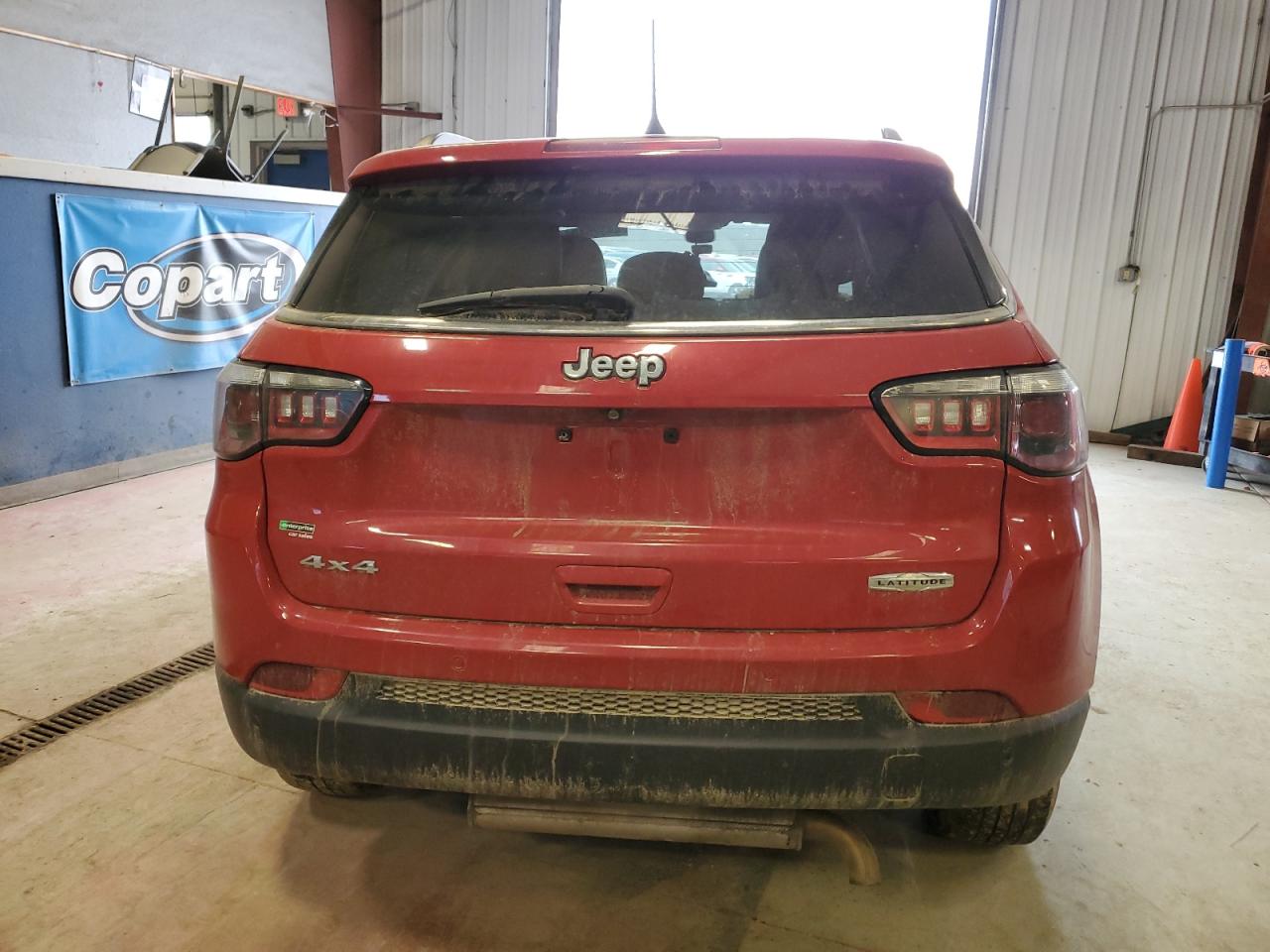 Photo 5 VIN: 3C4NJDBB3JT113325 - JEEP COMPASS 