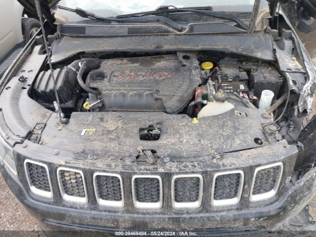 Photo 9 VIN: 3C4NJDBB3JT180779 - JEEP COMPASS 