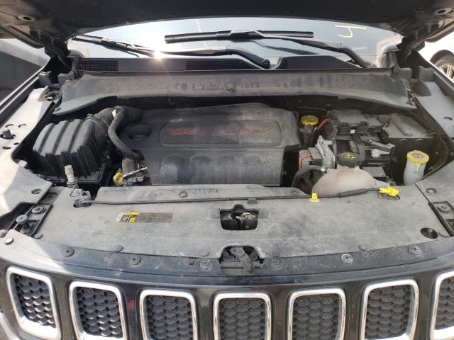 Photo 6 VIN: 3C4NJDBB3JT262088 - JEEP COMPASS 