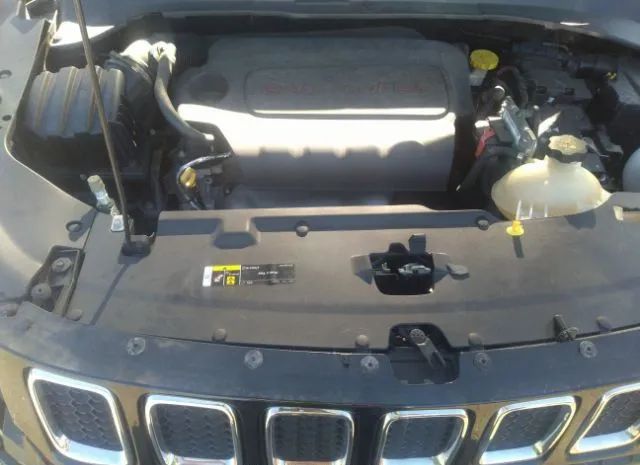 Photo 9 VIN: 3C4NJDBB3JT393599 - JEEP COMPASS 