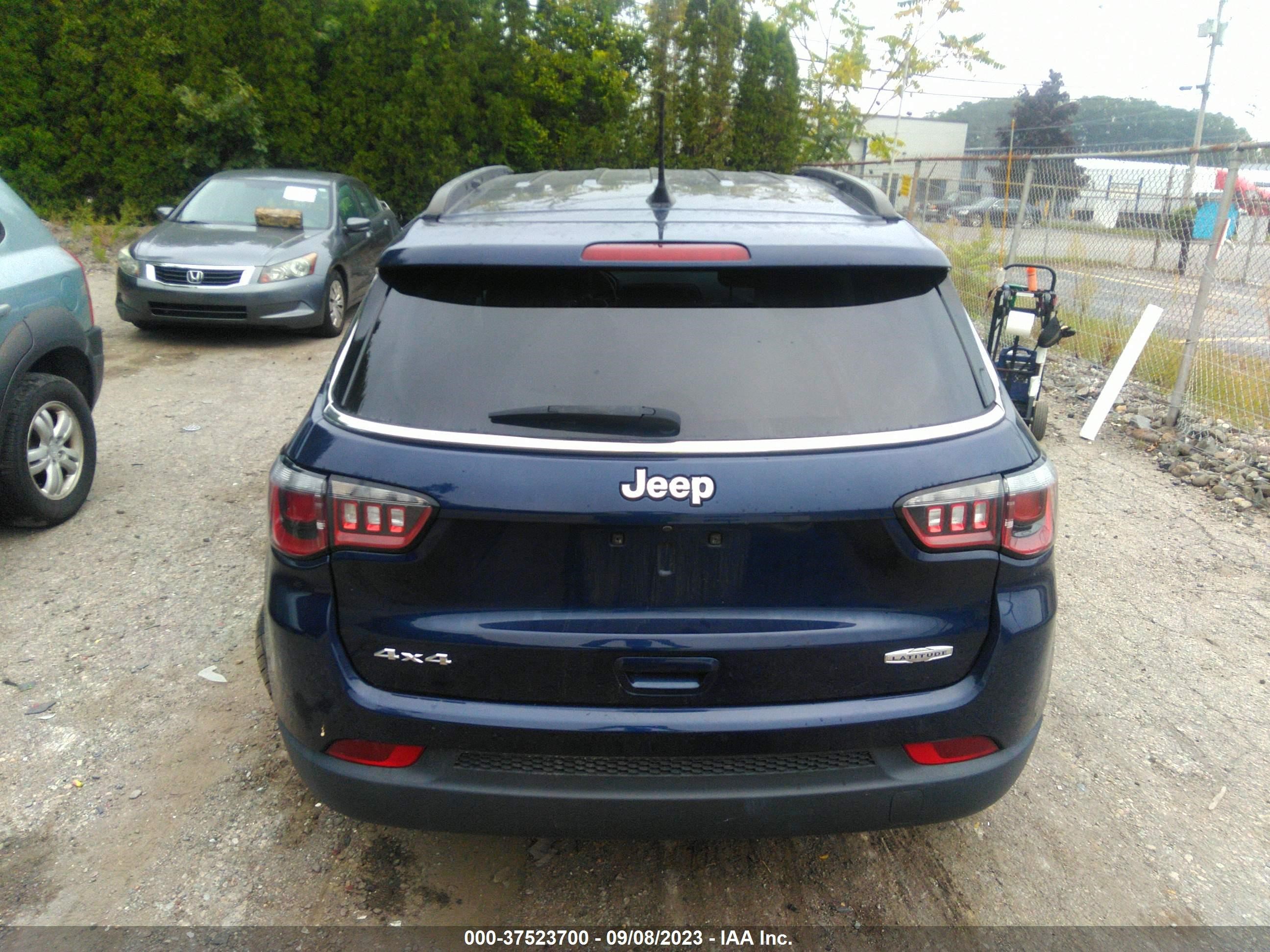 Photo 15 VIN: 3C4NJDBB3JT403564 - JEEP COMPASS 