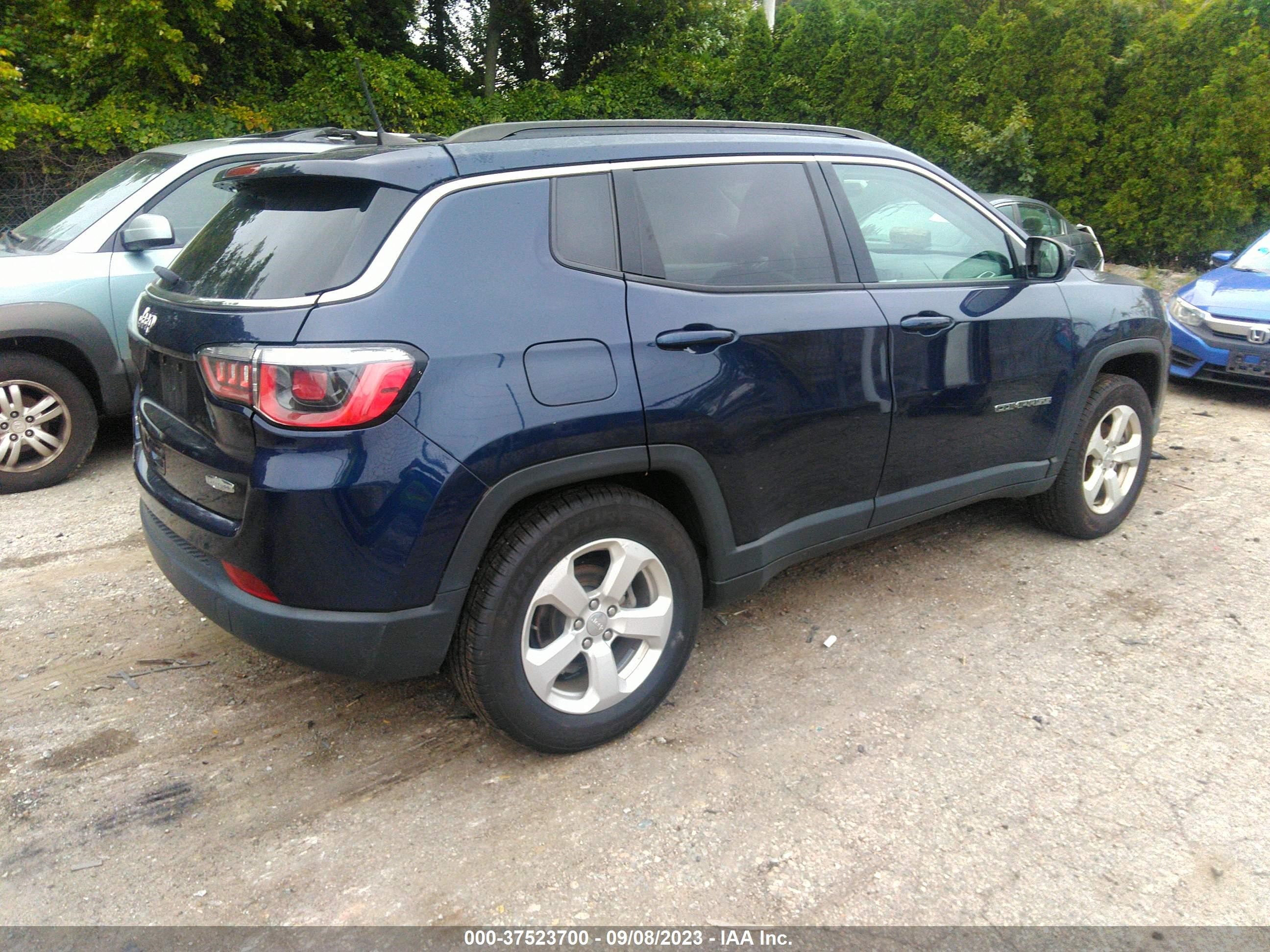 Photo 3 VIN: 3C4NJDBB3JT403564 - JEEP COMPASS 