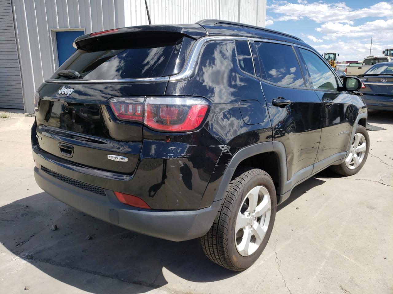 Photo 2 VIN: 3C4NJDBB3JT481729 - JEEP COMPASS 