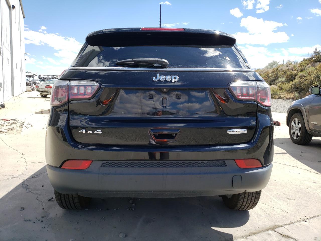 Photo 5 VIN: 3C4NJDBB3JT481729 - JEEP COMPASS 