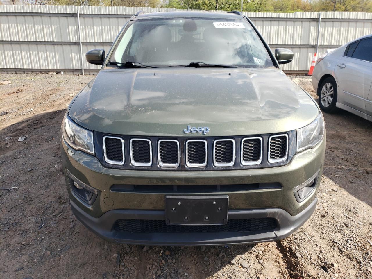 Photo 4 VIN: 3C4NJDBB3KT600266 - JEEP COMPASS 