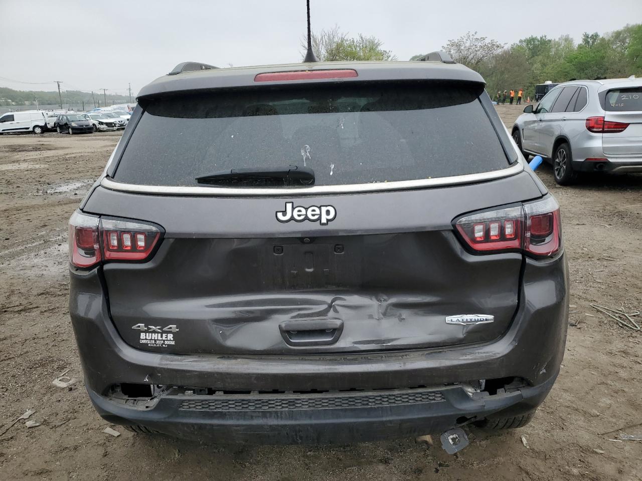 Photo 5 VIN: 3C4NJDBB3KT812777 - JEEP COMPASS 