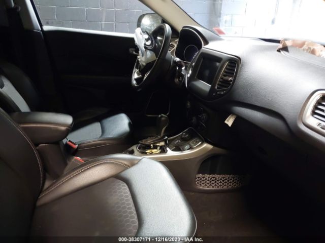 Photo 4 VIN: 3C4NJDBB3KT839056 - JEEP COMPASS 