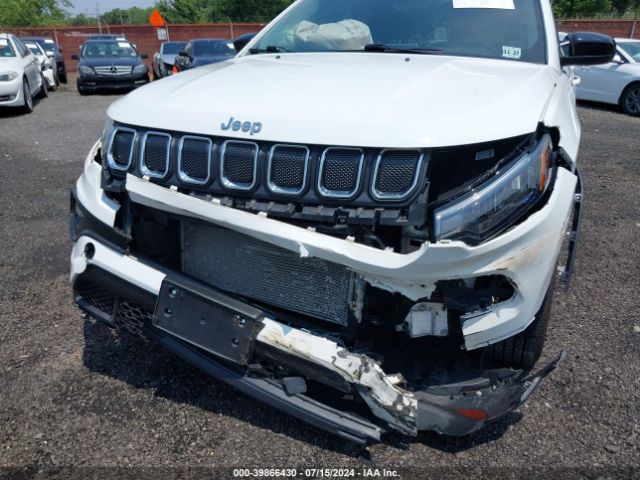 Photo 5 VIN: 3C4NJDBB3NT215679 - JEEP COMPASS 