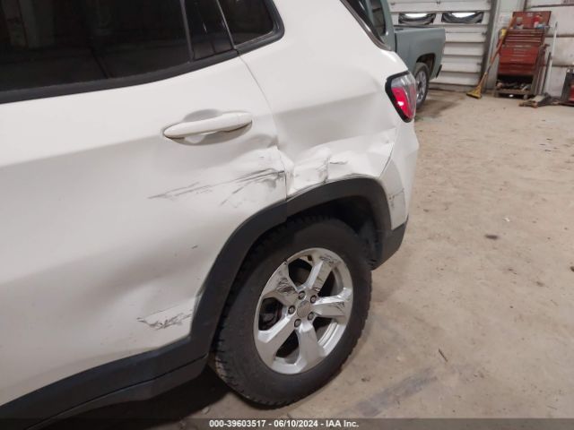 Photo 5 VIN: 3C4NJDBB4HT627825 - JEEP COMPASS 