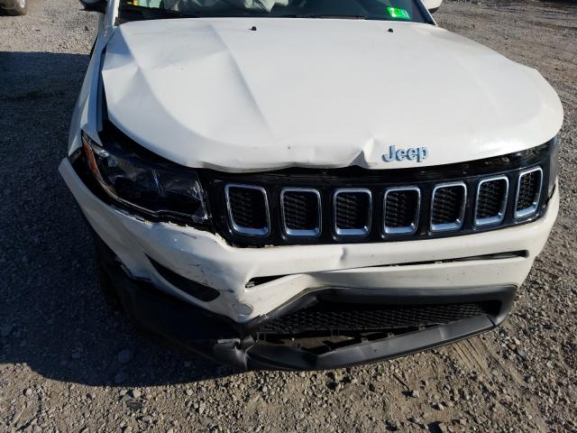 Photo 8 VIN: 3C4NJDBB4JT144888 - JEEP COMPASS 