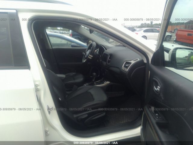 Photo 4 VIN: 3C4NJDBB4JT239189 - JEEP COMPASS 