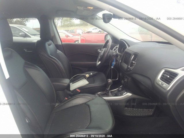 Photo 4 VIN: 3C4NJDBB4JT333508 - JEEP COMPASS 