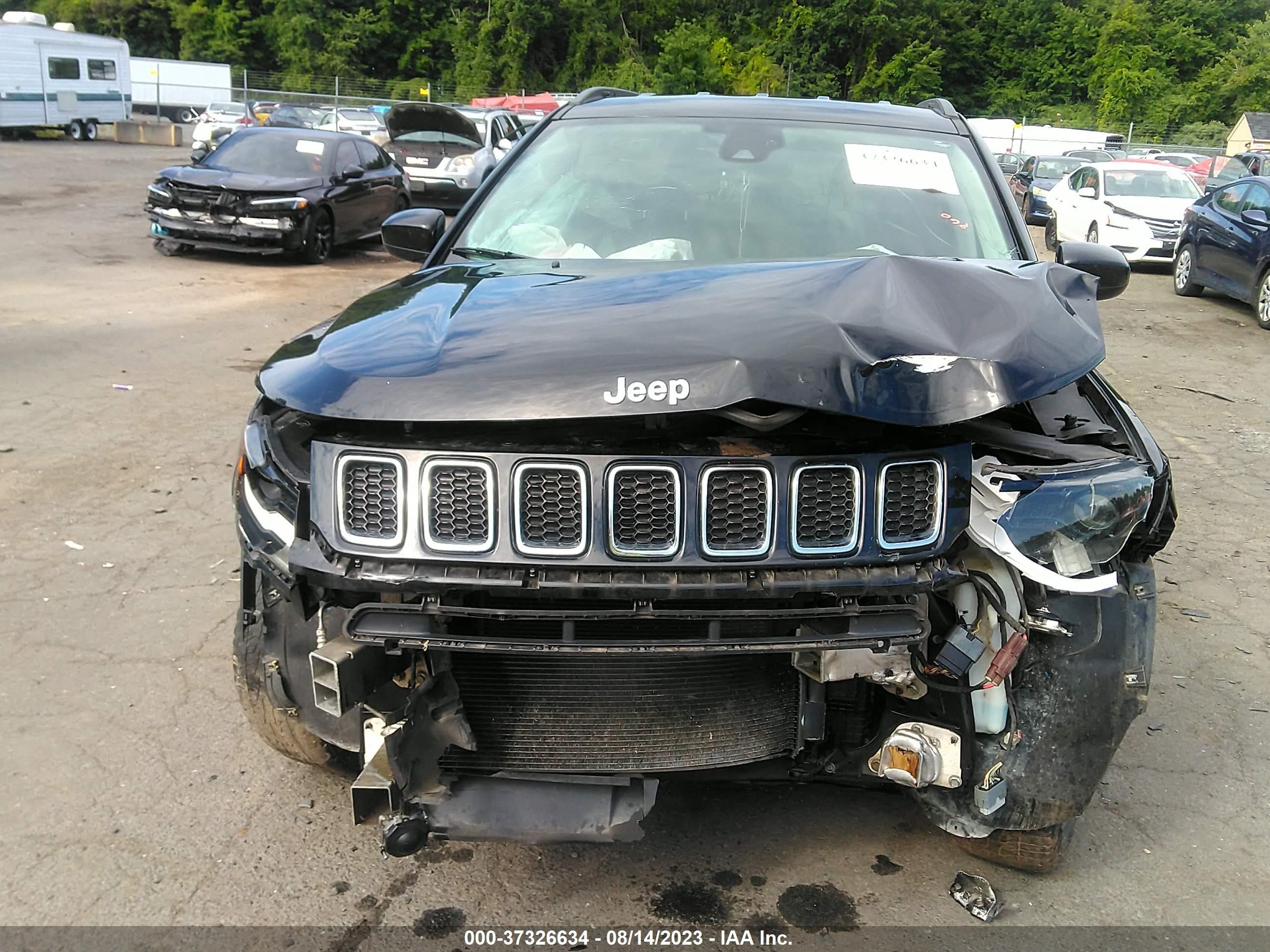 Photo 12 VIN: 3C4NJDBB4JT392977 - JEEP COMPASS 