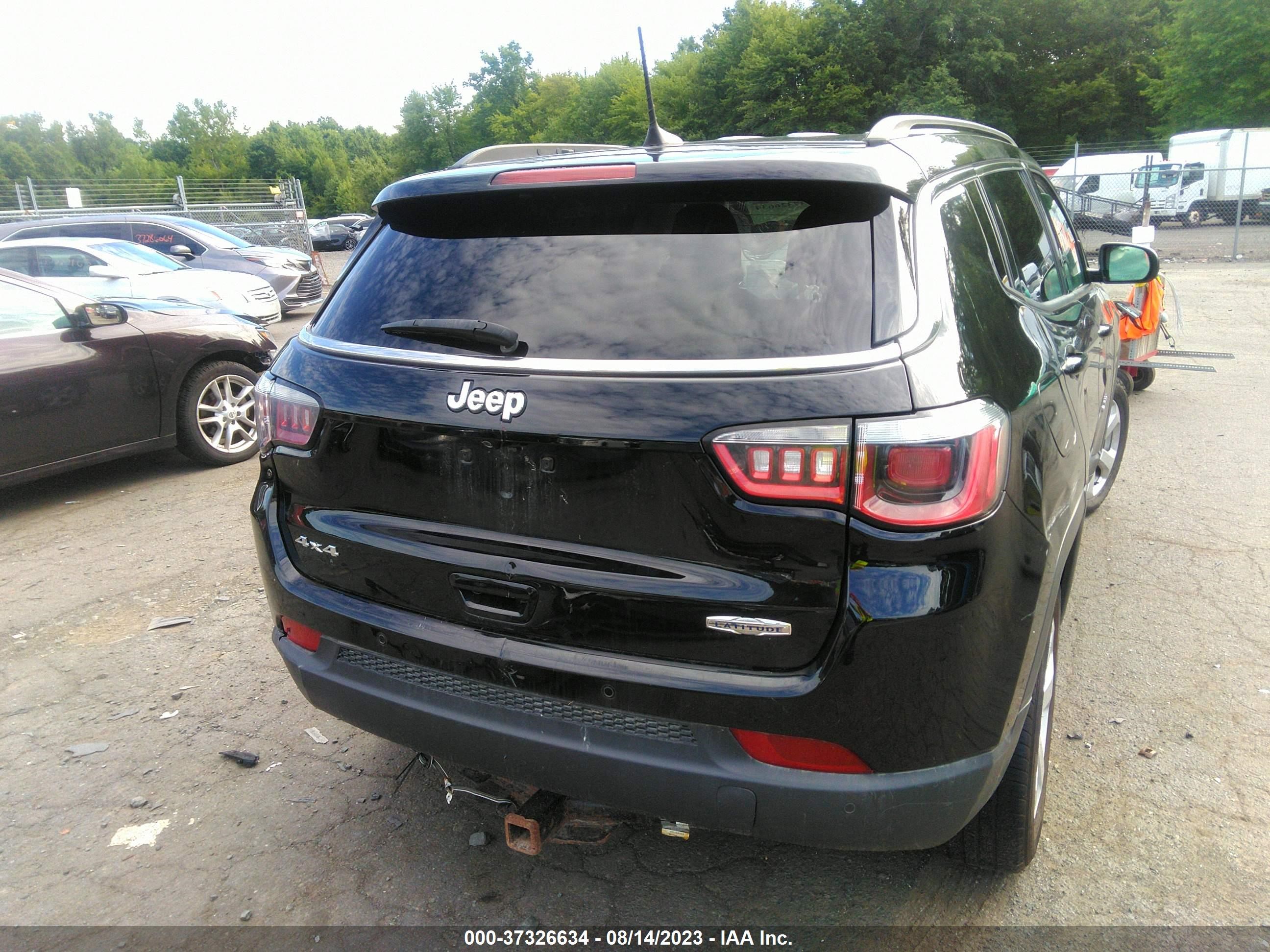 Photo 16 VIN: 3C4NJDBB4JT392977 - JEEP COMPASS 