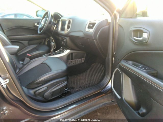 Photo 4 VIN: 3C4NJDBB4KT629002 - JEEP COMPASS 