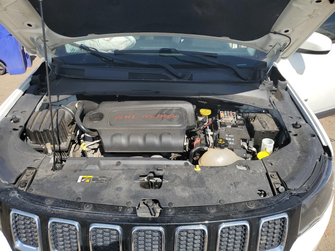 Photo 11 VIN: 3C4NJDBB5HT688715 - JEEP COMPASS 