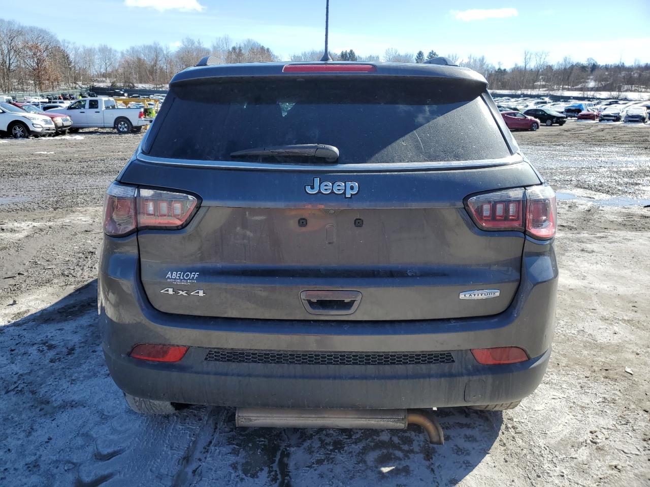 Photo 5 VIN: 3C4NJDBB5JT153017 - JEEP COMPASS 