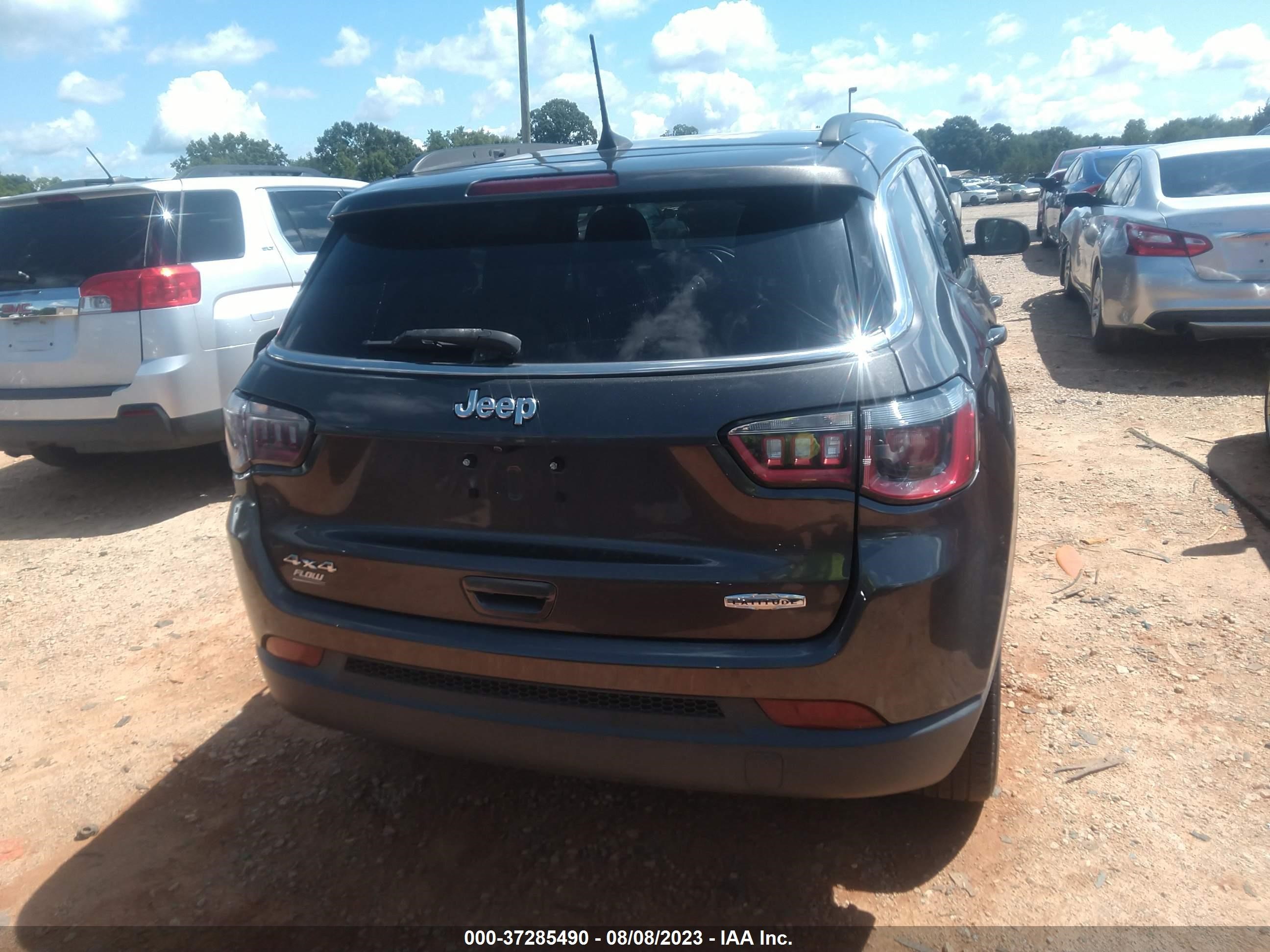 Photo 15 VIN: 3C4NJDBB5JT179911 - JEEP COMPASS 