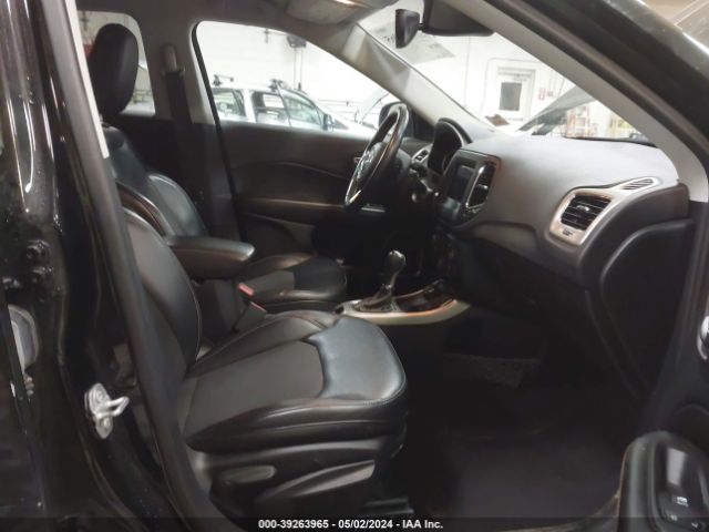 Photo 4 VIN: 3C4NJDBB5JT191749 - JEEP COMPASS 