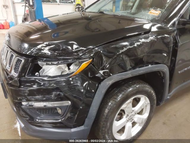 Photo 5 VIN: 3C4NJDBB5JT191749 - JEEP COMPASS 