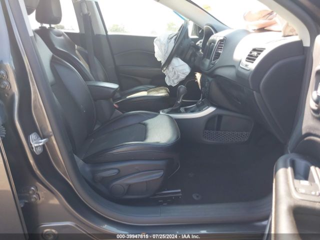 Photo 4 VIN: 3C4NJDBB5JT350219 - JEEP COMPASS 