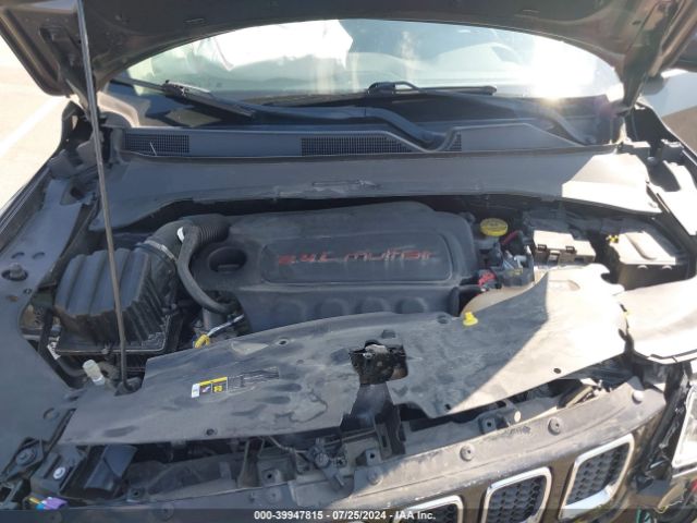 Photo 9 VIN: 3C4NJDBB5JT350219 - JEEP COMPASS 