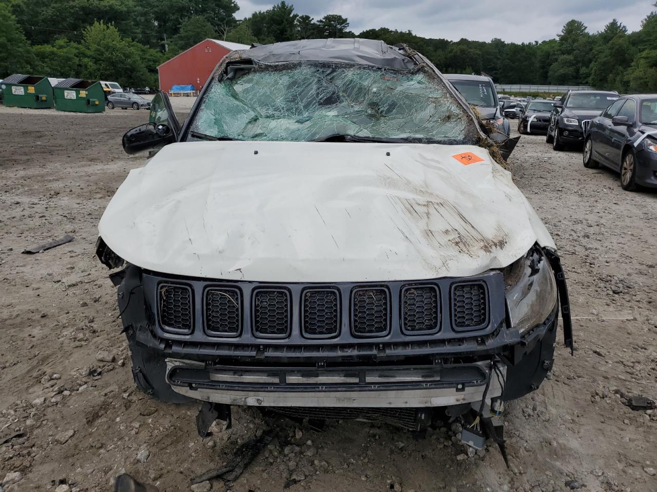 Photo 4 VIN: 3C4NJDBB5JT395290 - JEEP COMPASS 