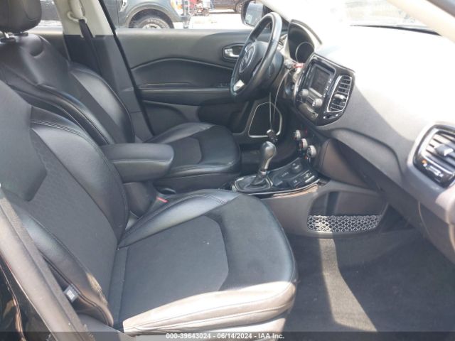 Photo 4 VIN: 3C4NJDBB5JT395418 - JEEP COMPASS 