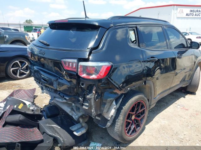 Photo 5 VIN: 3C4NJDBB5JT395418 - JEEP COMPASS 