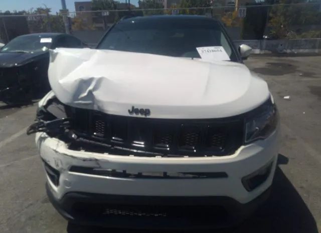 Photo 9 VIN: 3C4NJDBB5JT453382 - JEEP COMPASS 