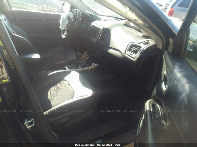 Photo 4 VIN: 3C4NJDBB6JT190867 - JEEP COMPASS 