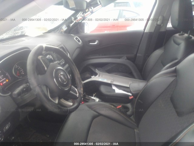 Photo 4 VIN: 3C4NJDBB6JT282089 - JEEP COMPASS 