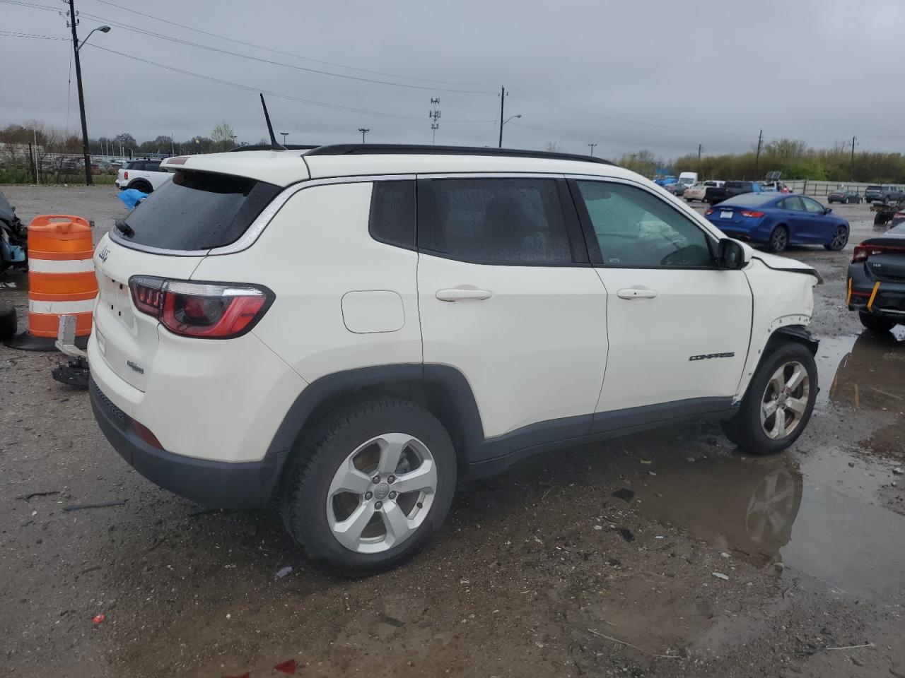 Photo 2 VIN: 3C4NJDBB6JT360838 - JEEP COMPASS 