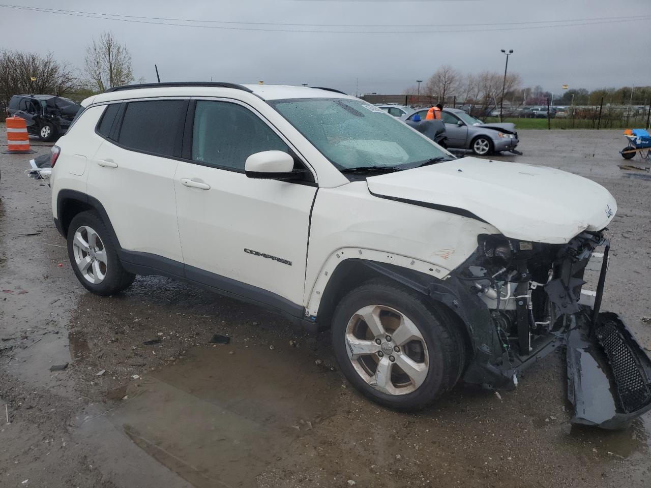 Photo 3 VIN: 3C4NJDBB6JT360838 - JEEP COMPASS 