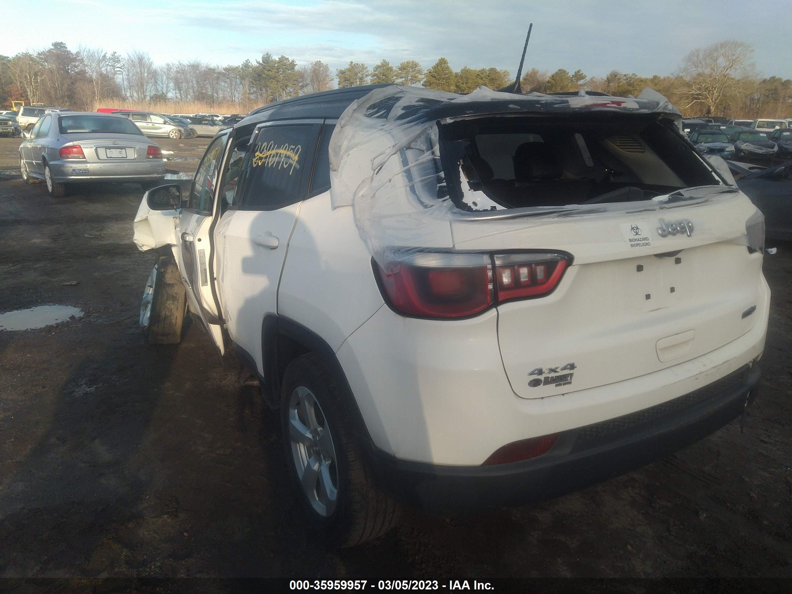 Photo 2 VIN: 3C4NJDBB6JT366705 - JEEP COMPASS 