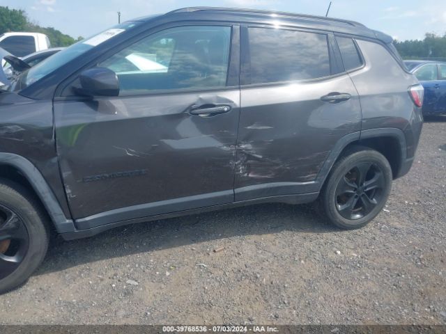 Photo 5 VIN: 3C4NJDBB6JT395606 - JEEP COMPASS 