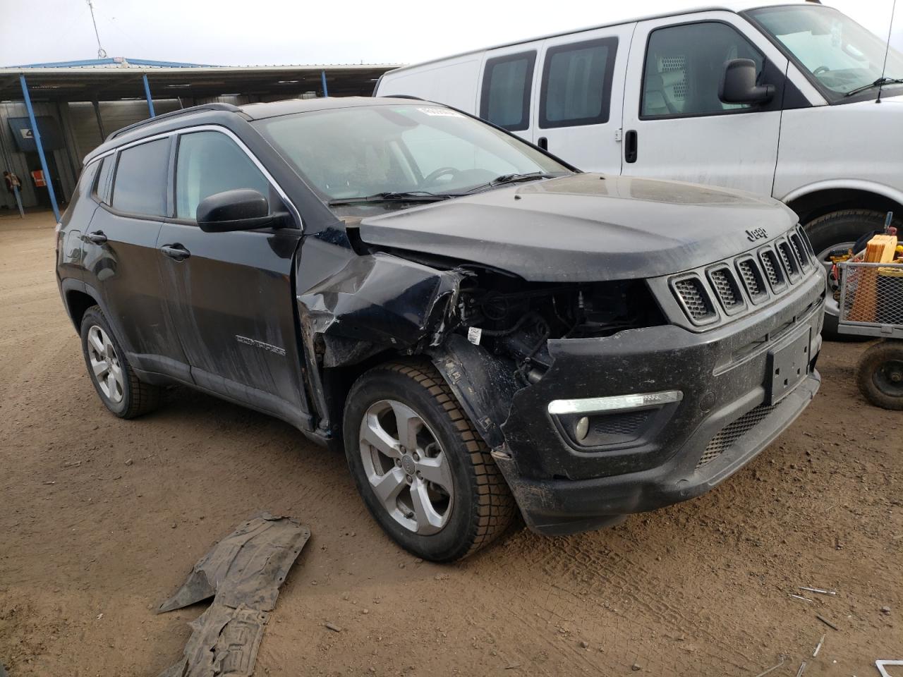 Photo 3 VIN: 3C4NJDBB6JT436560 - JEEP COMPASS 