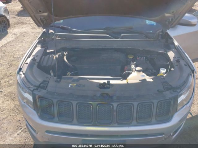 Photo 9 VIN: 3C4NJDBB6JT453410 - JEEP COMPASS 