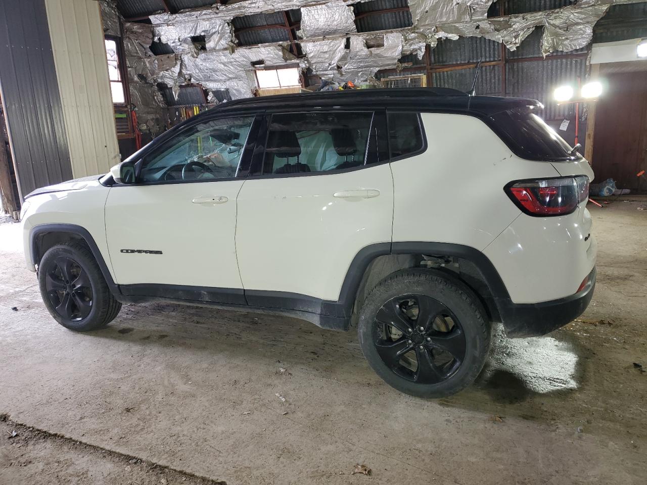 Photo 1 VIN: 3C4NJDBB6KT724340 - JEEP COMPASS 