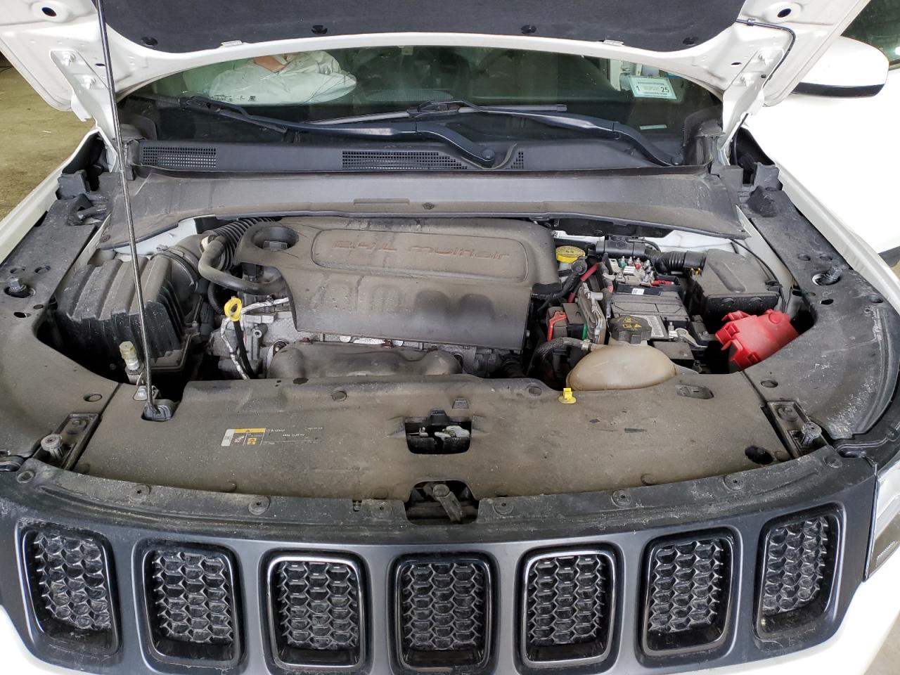 Photo 11 VIN: 3C4NJDBB6KT724340 - JEEP COMPASS 