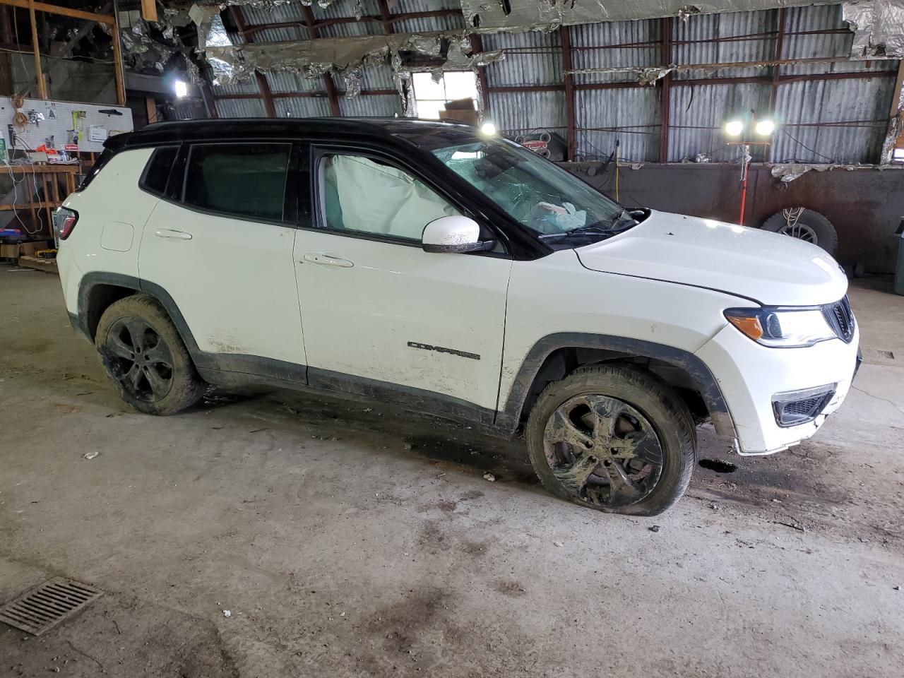 Photo 3 VIN: 3C4NJDBB6KT724340 - JEEP COMPASS 