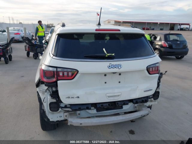 Photo 5 VIN: 3C4NJDBB7JT176010 - JEEP COMPASS 