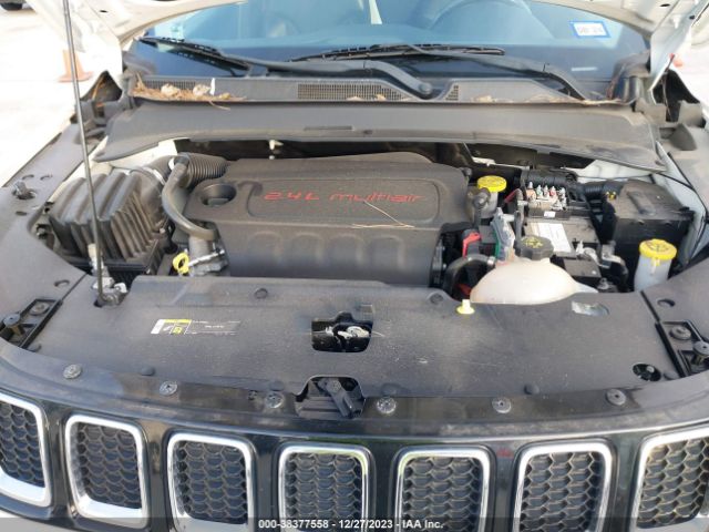 Photo 9 VIN: 3C4NJDBB7JT176010 - JEEP COMPASS 