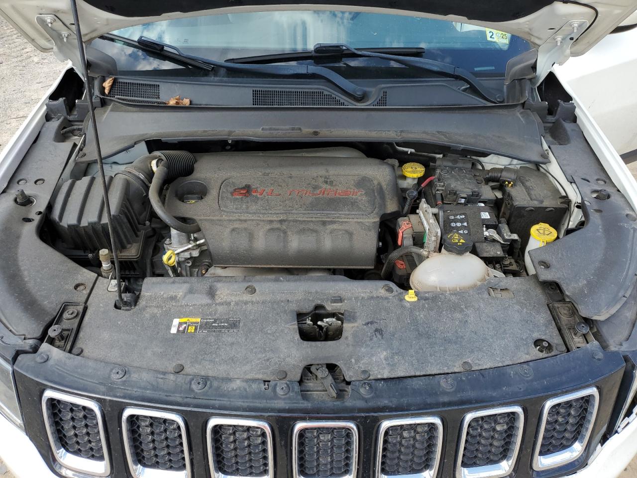 Photo 10 VIN: 3C4NJDBB7JT280738 - JEEP COMPASS 