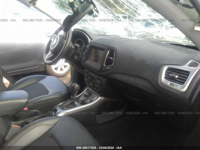 Photo 4 VIN: 3C4NJDBB7JT282280 - JEEP COMPASS 