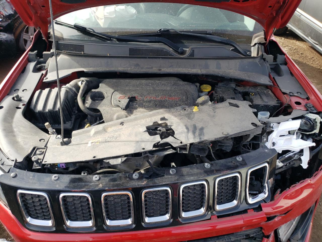 Photo 10 VIN: 3C4NJDBB7JT333471 - JEEP COMPASS 