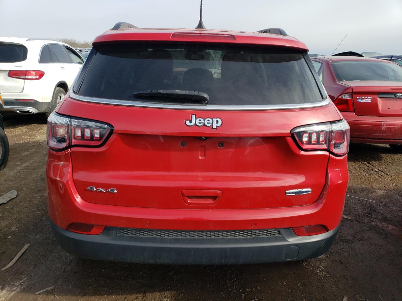 Photo 5 VIN: 3C4NJDBB7JT333471 - JEEP COMPASS 